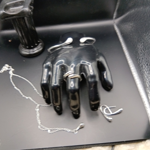 Silver Women's Accessory Set - Picture 1 of 1